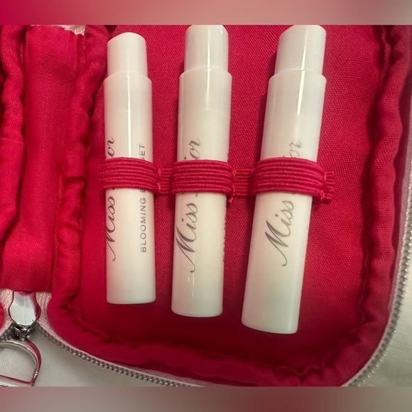 ❤️Miss Dior Perfume Zipped Pouch with 3 Samples❤️ - Picture 8 of 11